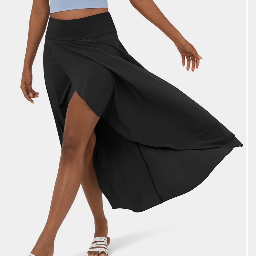 Halara black high low breezy skirt